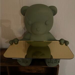 Maxmara table display